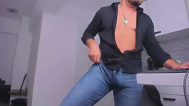 ZackMasterss Adlı Modelin Canlı XXX Sohbeti