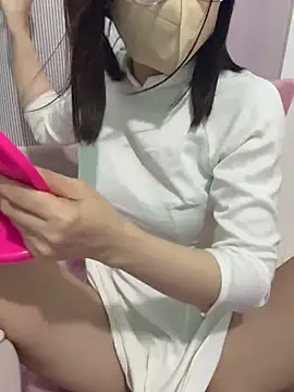 Nana-19's Live XXX Chat