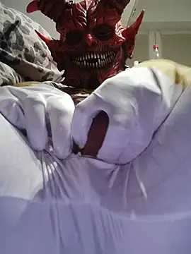 69Dandez69: διαδικτυακό σόου στην κάμερα