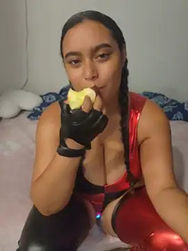 cinnaminnie Webcam show