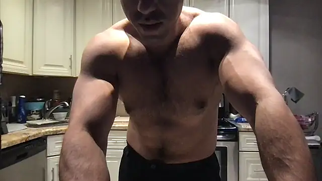 Онлайн чат XXX BigGuyMuscle