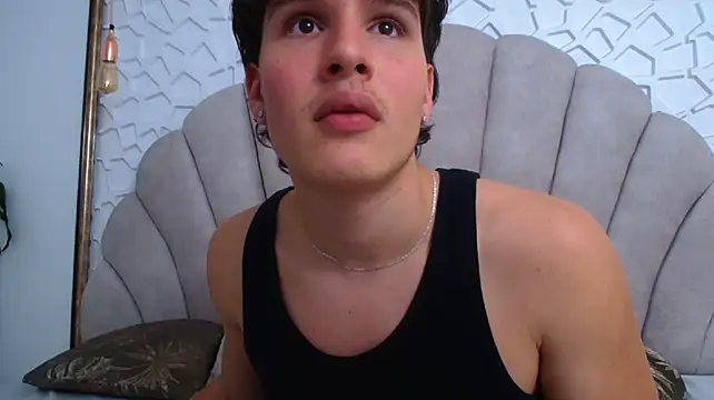 Chat XXX ao vivo de SEXYBOY_VC