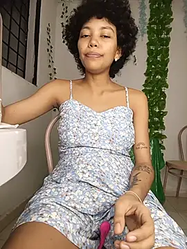 צ'אט XXX בשידור חי של MILKYTITS_LATINA