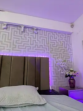 Chat XXX ao vivo de naishaa_