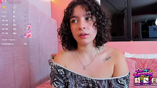 Chat +18 de naira_velvett ao vivo