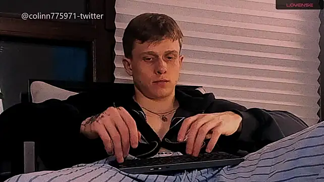 XXX chat uživo modela TalkingHead_0_