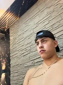Lander_Cruz Live XXX-chat