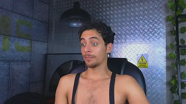 Jeey_Bee élő XXX-chatje