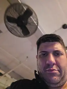 ctguybj Chat XXX in diretta
