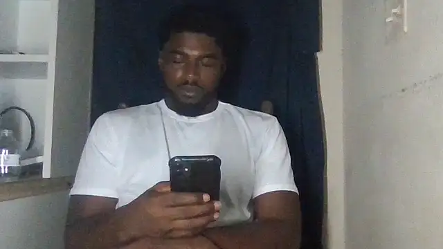 BrownSkinHandsome's Live XXX Chat