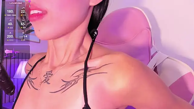 sexy_mich_18: онлайн-секс-чат