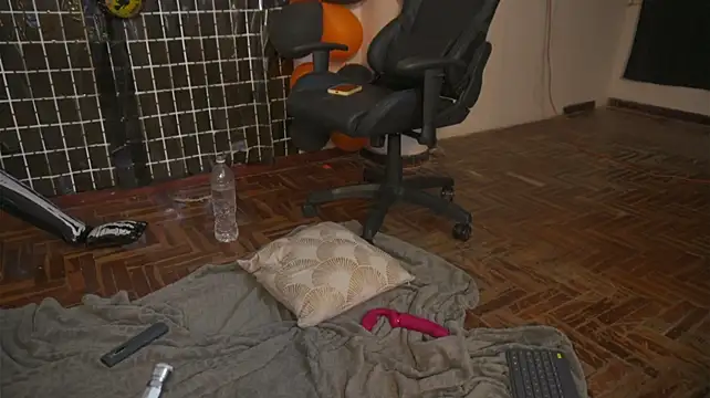 Živý XXX chat charlottelover21