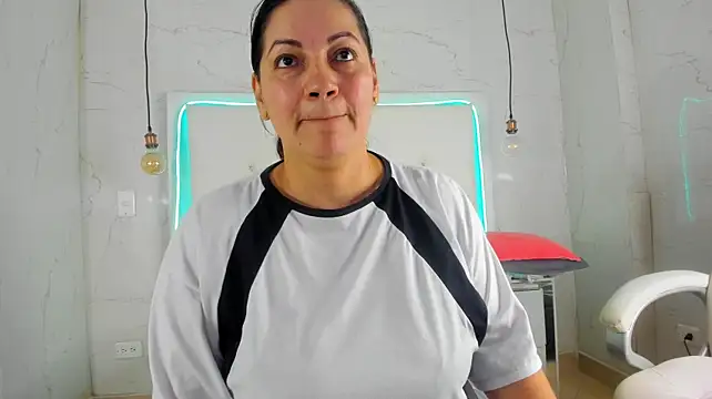 Heidy_milf Chat XXX in diretta