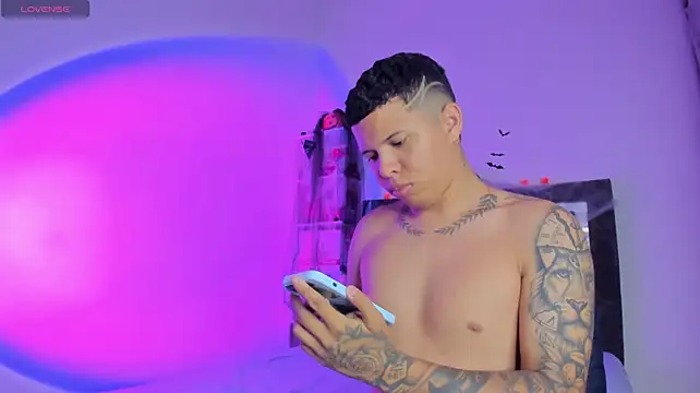 Онлайн чат XXX StevenSmith18