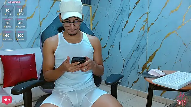 XXX chat uživo modela allens_joe