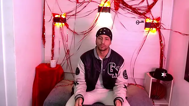 Chat +18 de Cris_LaCobra_ ao vivo