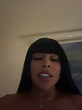 HOT_LADY_777 即時 XXX 聊天