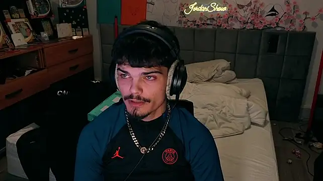 JordanShow élő XXX-chatje