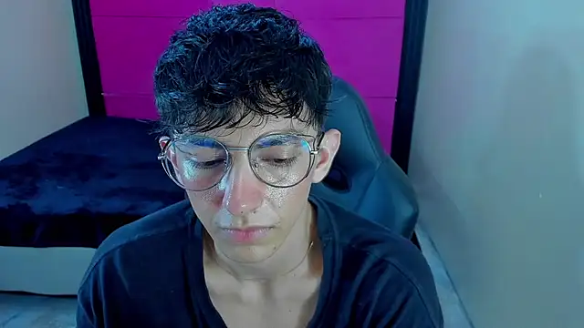 ElanGiraldo XXX чат на живо