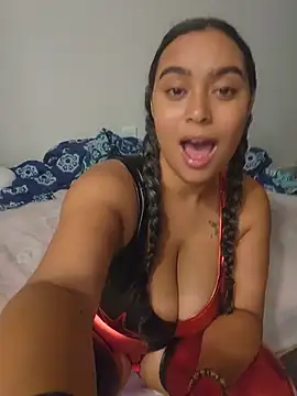 cinnaminnie's Live XXX Chat
