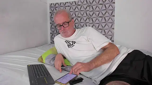 david_holman: απευθείας συνομιλία ΧΧΧ