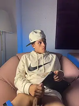 XXX chat uživo modela Dominik_Souza