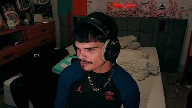 JordanShow élő XXX-chatje
