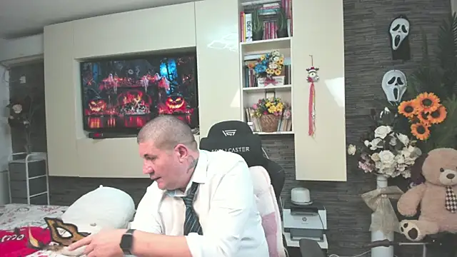 SpartacusDaddy48 Chat XXX live