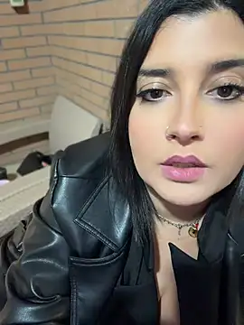Novababy18 Adlı Modelin Canlı XXX Sohbeti