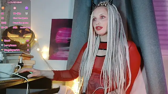 YouSpaceWikki's Live XXX Chat