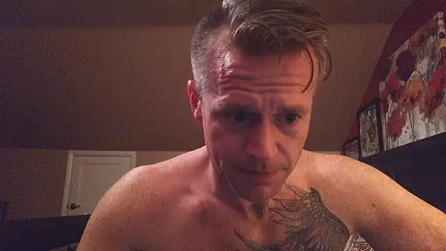 Chat XXX en directo de DILFiGuess1
