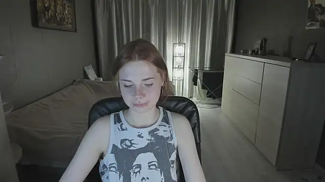 Aeluniee Adlı Modelin Canlı XXX Sohbeti
