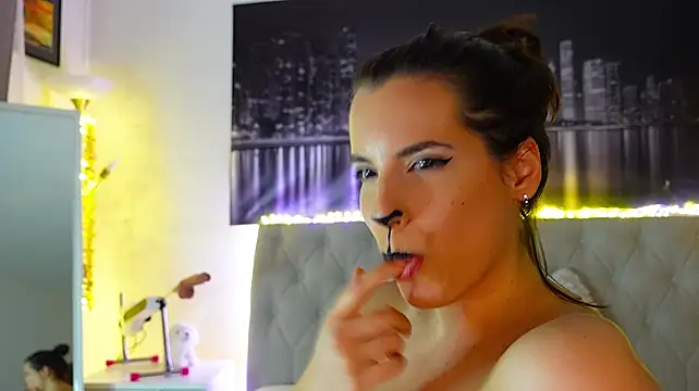 Lora_Chanel élő XXX-chatje