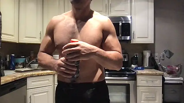 BigGuyMuscle 即時 XXX 聊天
