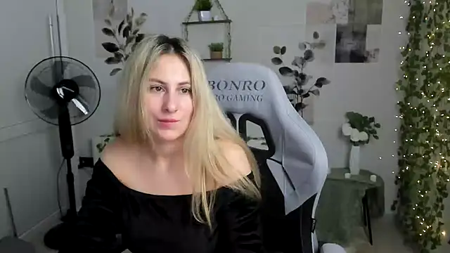Chat +18 de MissLunariaa ao vivo