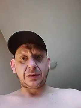 Chat XXX en directo de Tom4Womans