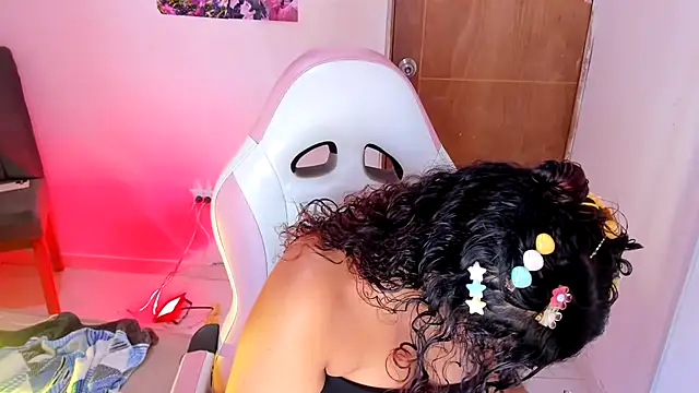 Emily_Coper18's Live XXX Chat