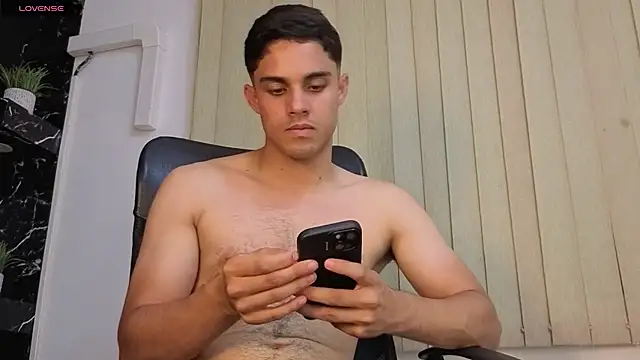 Jeremy_01 লাইভ XXX চ্যাট