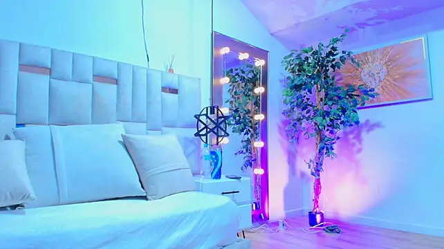 Sara_BigAss-'s Live XXX Chat