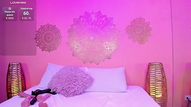 Zaira_Rogue 现场XXX聊天
