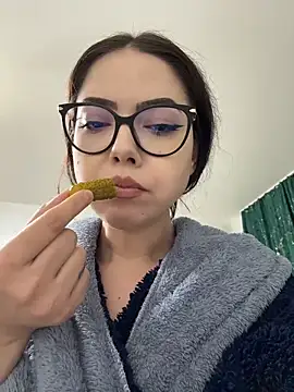 Chat +18 de KaylaLewyss ao vivo