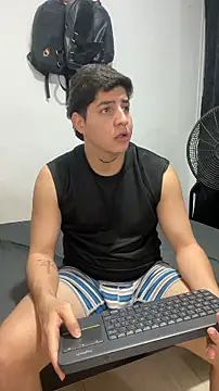 Fozil_Dvice Live XXX-chat