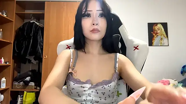 SinaDrenning Adlı Modelin Canlı XXX Sohbeti