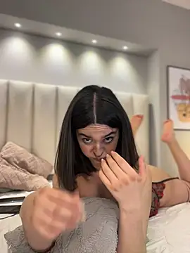 MiahWindsor XXX чат на живо