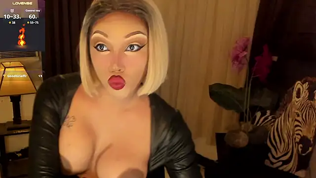 YOUR_LOVE_GLAMOUR's Live XXX Chat