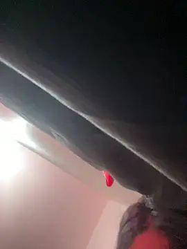 Chat +18 de Wild_Mahira ao vivo
