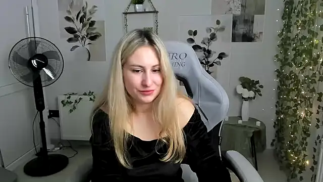 MissLunariaa's Live XXX Chat