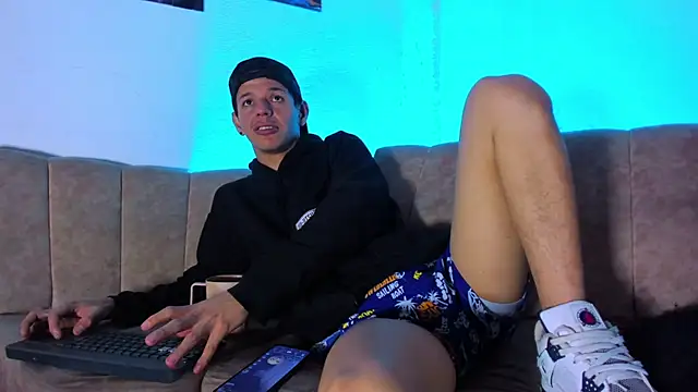 Marcus_and_Tony 라이브 XXX 채팅