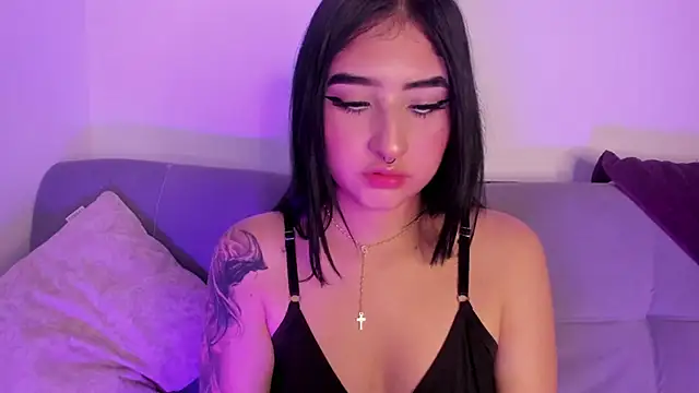 Kattengel_ Adlı Modelin Canlı XXX Sohbeti