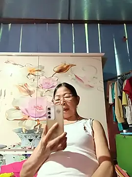 Sky-rain98's Live XXX Chat